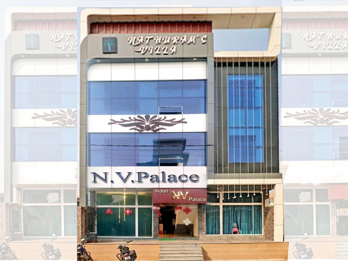 Vrindāvan Nv Palace Hotel מראה חיצוני תמונה